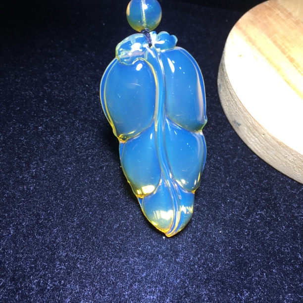 缅甸琥珀：天空蓝叶子