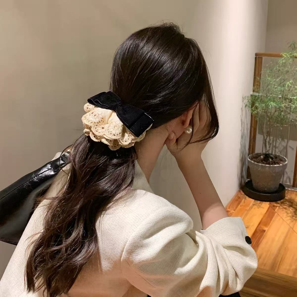 韩国原创双面植绒2025新款丝绒蝴蝶结发夹女后脑勺盘发弹簧夹子