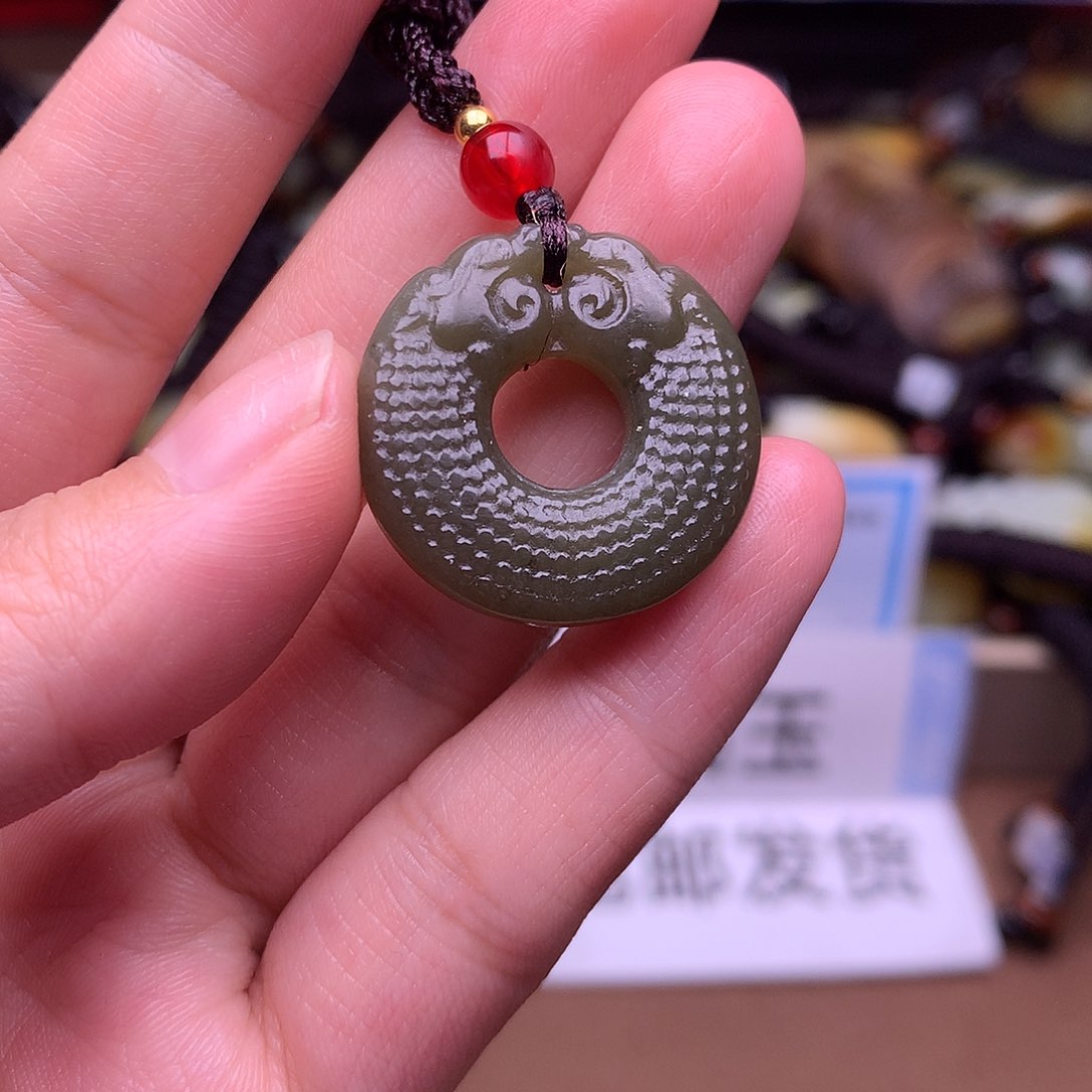 和田玉颈饰未镶嵌