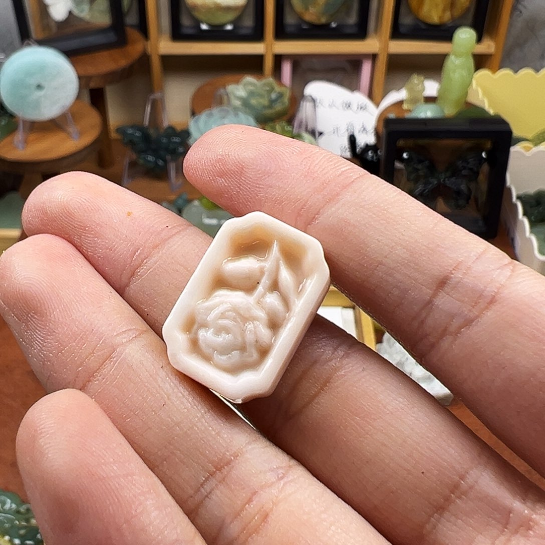 暴***糖蛇纹石玉合金玫瑰