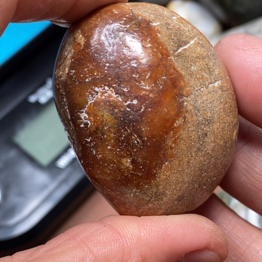 和田玉挂件足铂镶嵌