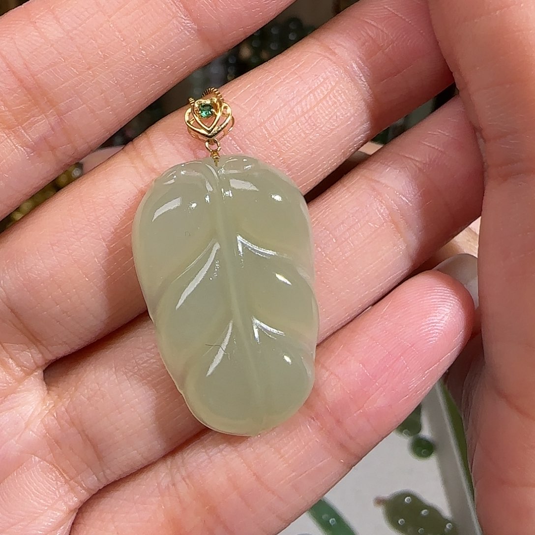 和田玉颈饰18K金镶嵌