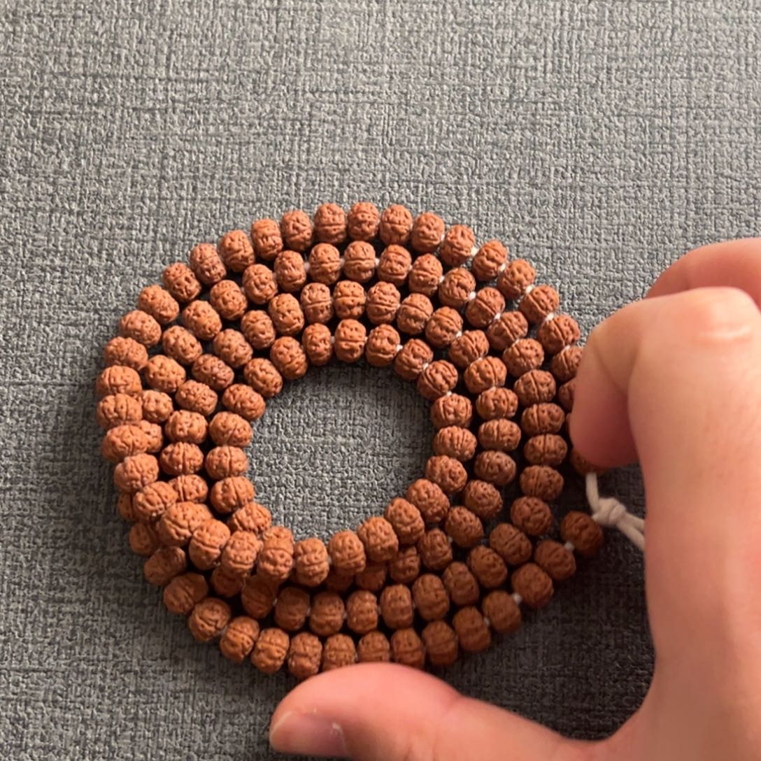 渊****金刚菩提吊坠老树王108