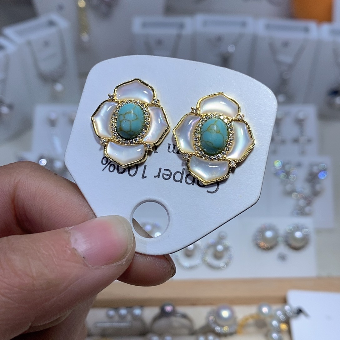 淡水珍珠未镶嵌耳饰