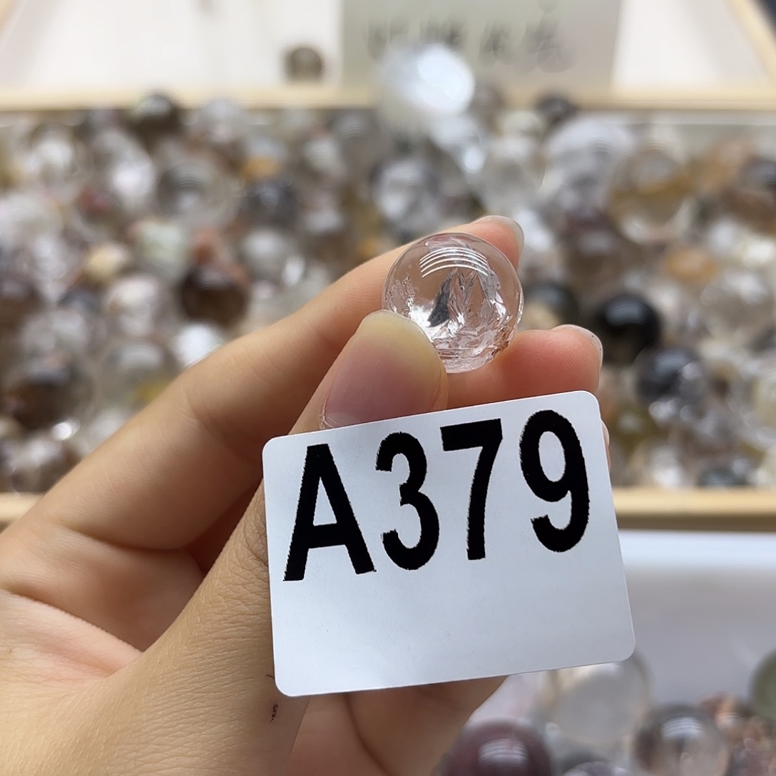 雯***雯水晶未镶嵌珠宝半成品379