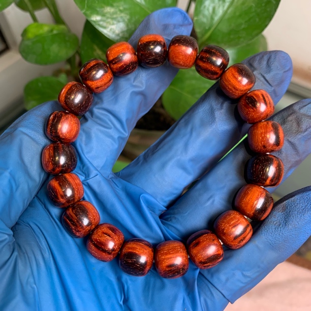 稀有：印度小叶紫檀老料鳞底10*11老型珠，原汁原味，一物一拍