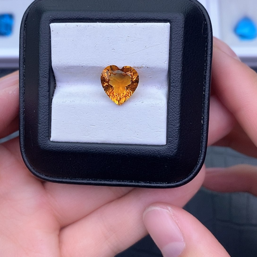 黄晶纯天然无优化黄水晶Q裸石定制未镶嵌小*