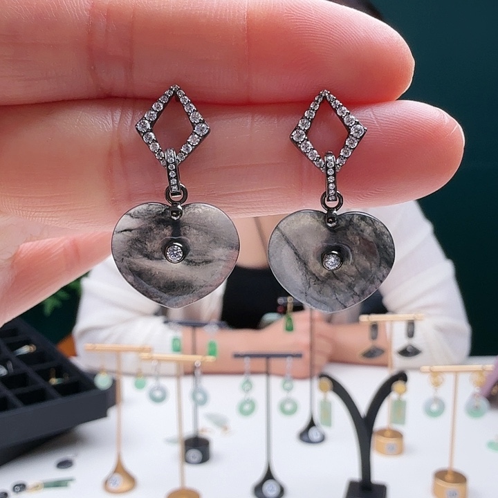 翡翠18K金镶嵌耳饰天然