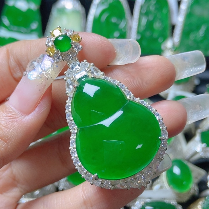 翡翠颈饰银S925镶嵌          