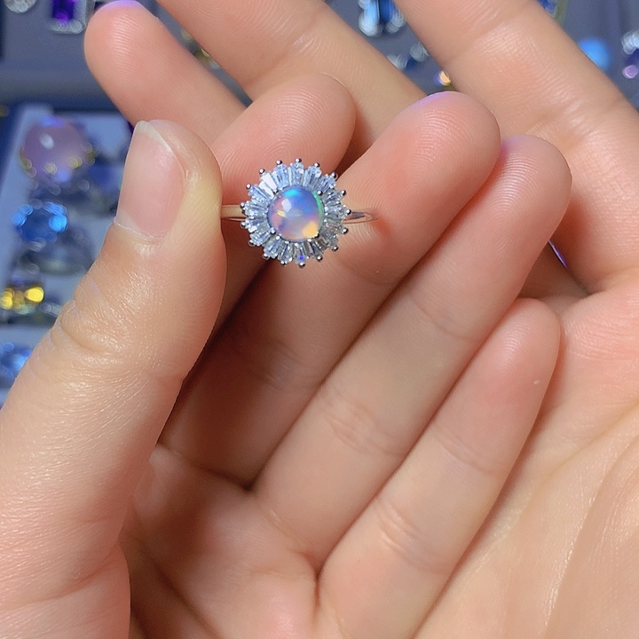 欧泊戒指银S925镶嵌7***着