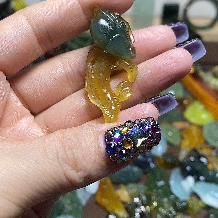 蛇纹石玉吊坠未镶嵌