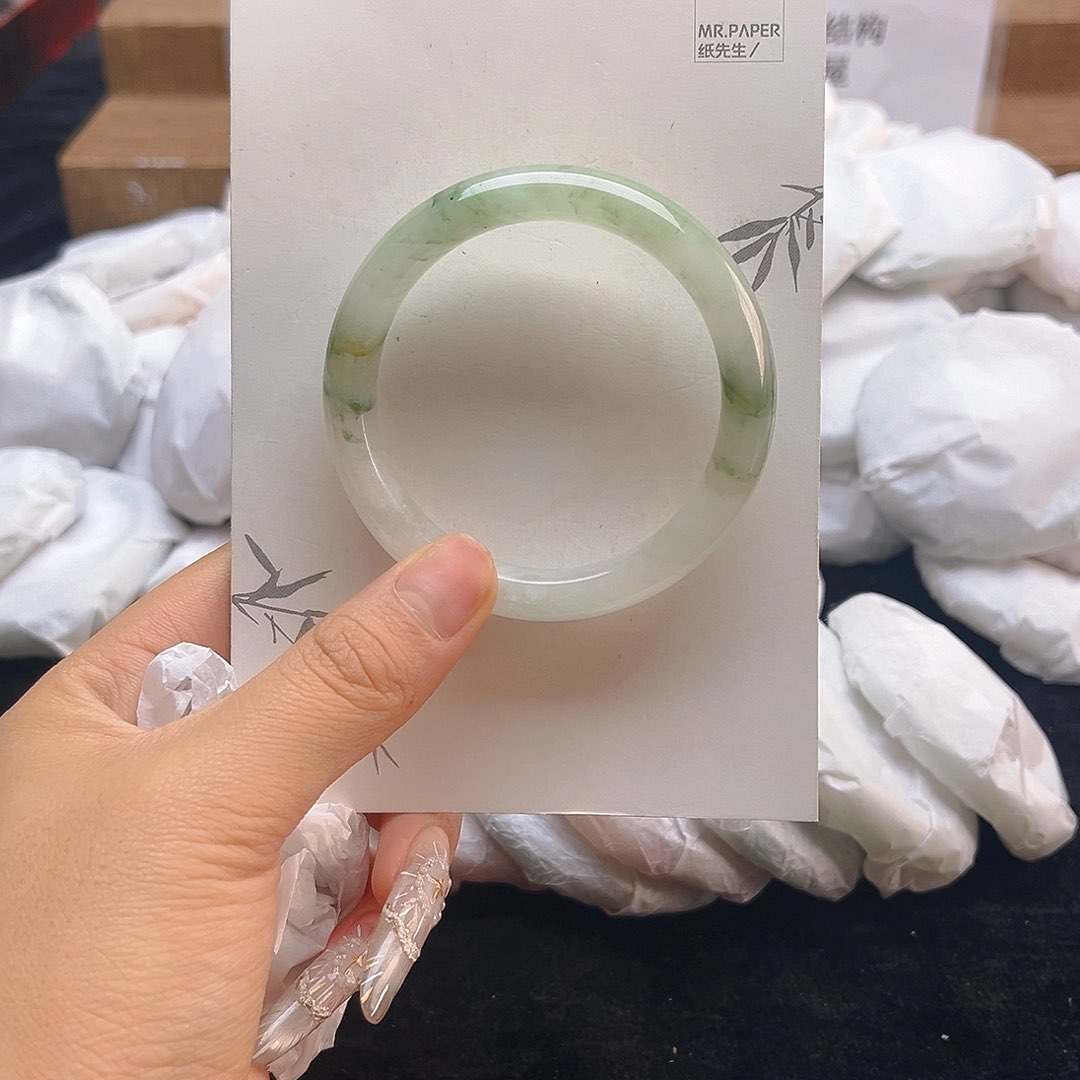 未镶嵌手镯石英质玉h8