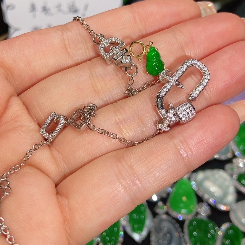 【闪购商品】翡翠颈饰未镶嵌天然翡翠