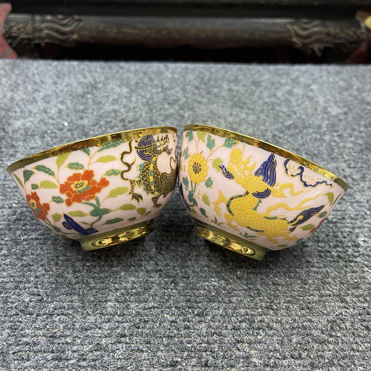 粉釉金包瓷麒麟口杯压手杯主人杯