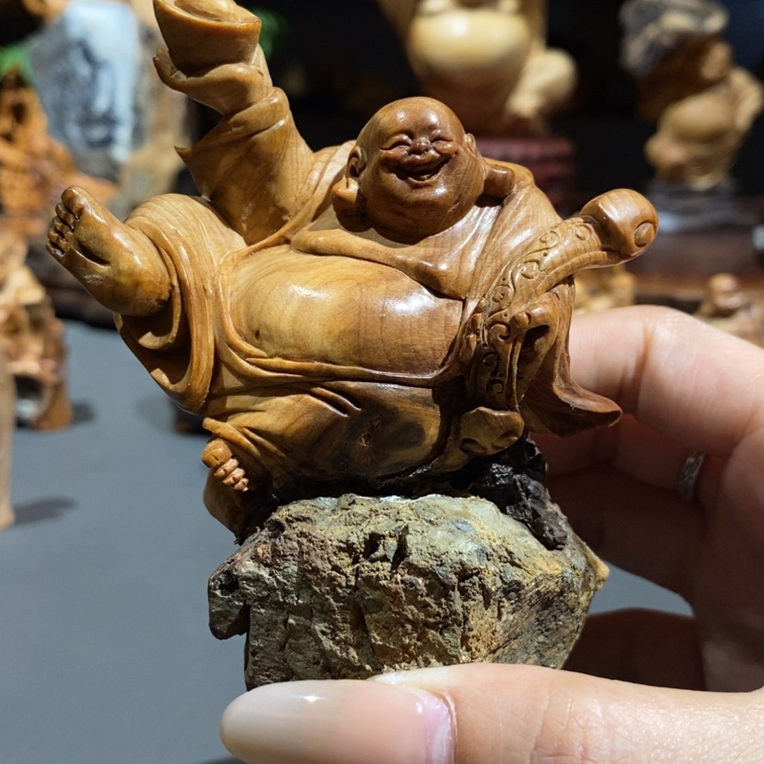 柏木（崖柏）Y**h抱石弥勒摆件