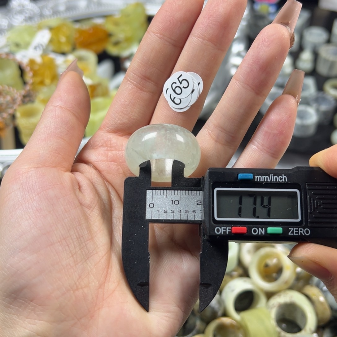 蛇纹石玉未镶嵌戒指