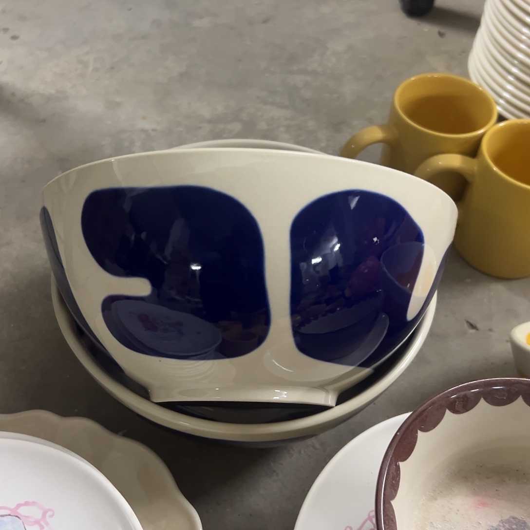 搪瓷微瑕蓝色大大大汤碗一个