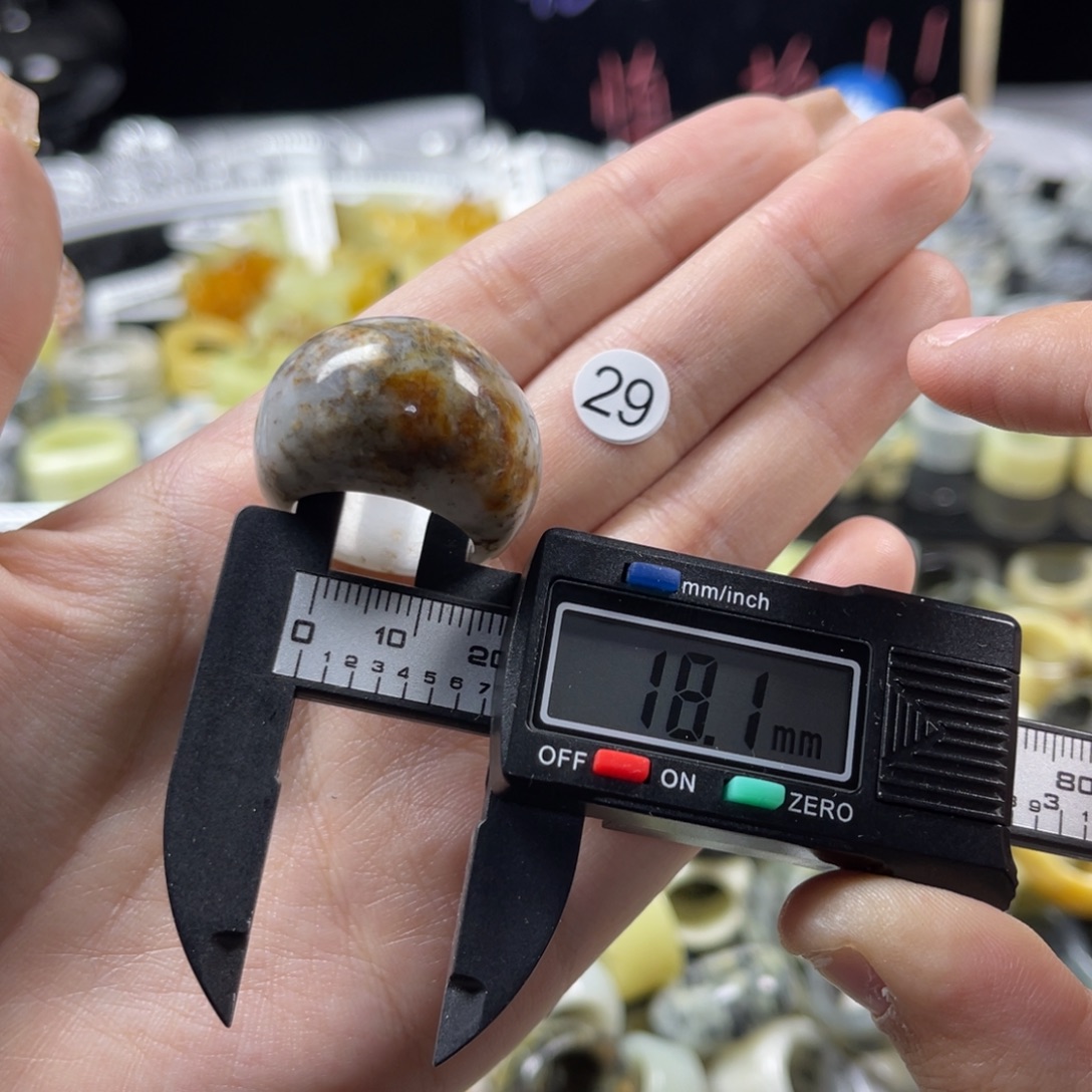 蛇纹石玉未镶嵌戒指