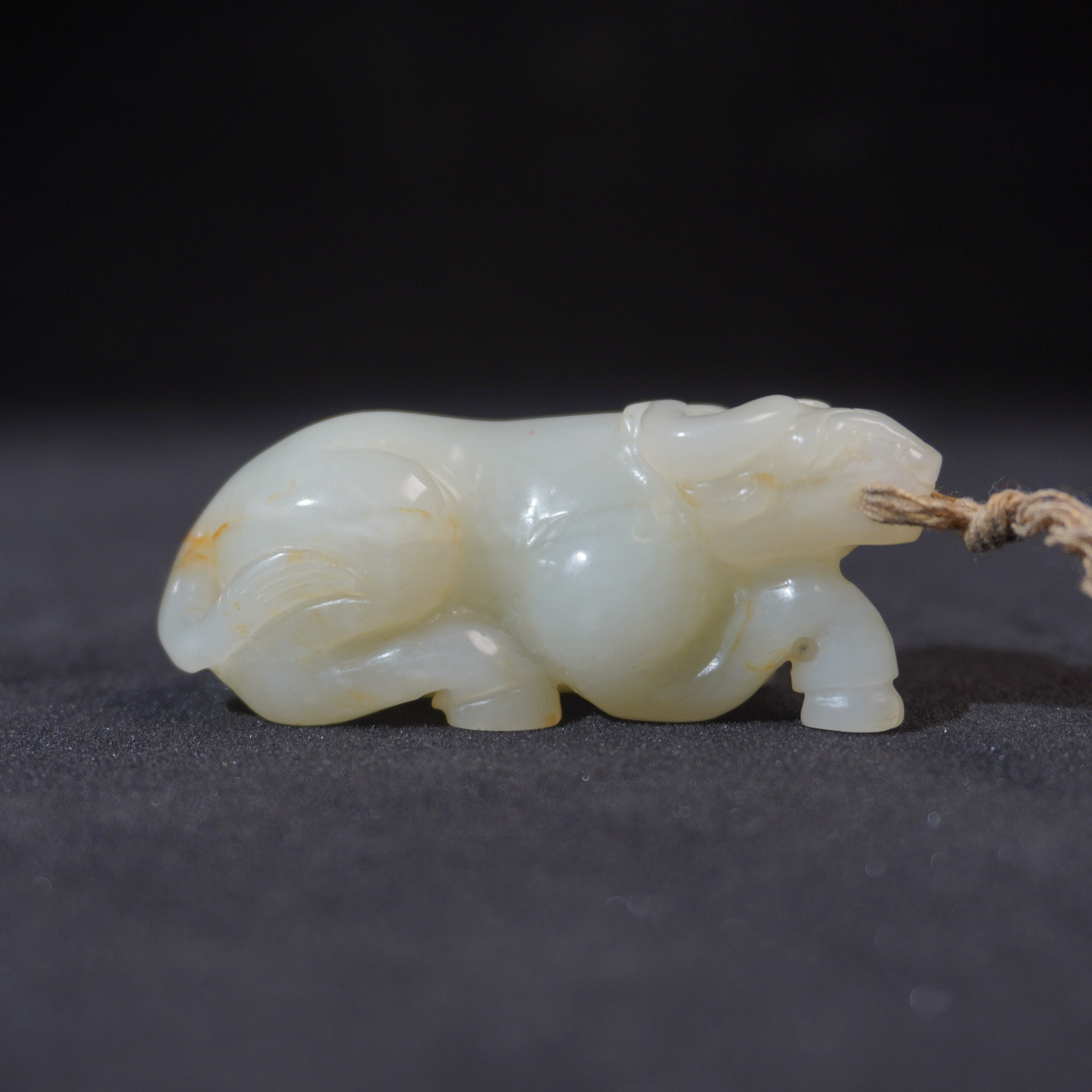 57G31  清  和田玉扭转乾坤手把件