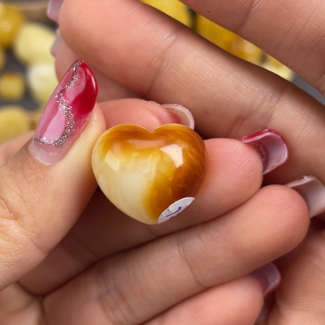 琥珀裸石未镶嵌蜜蜡