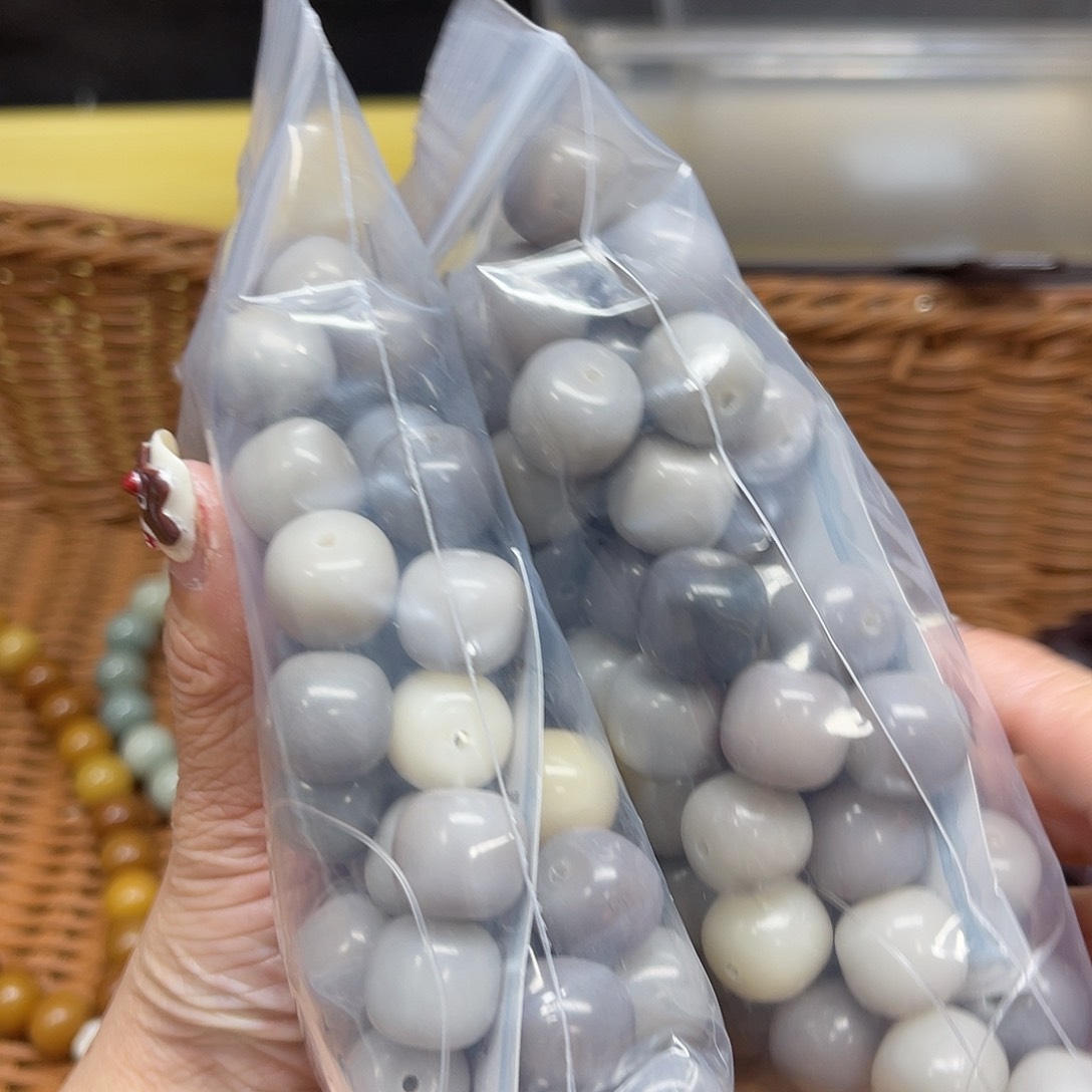 白玉菩提吊坠Q/14mm/50颗锅底