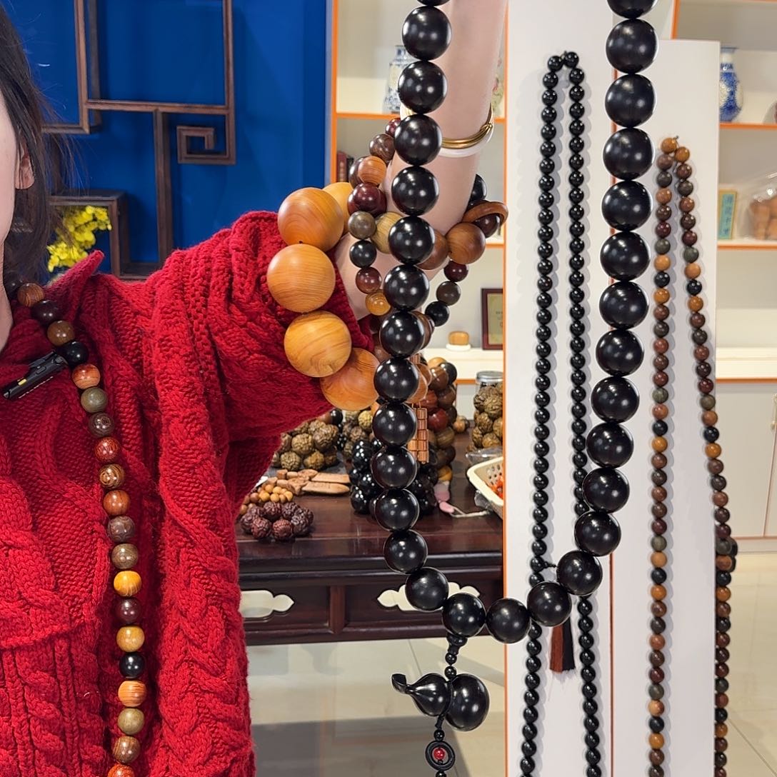 东非黑黄檀（紫光檀）其他3.0.39颗➕8公分大葫芦750克左右