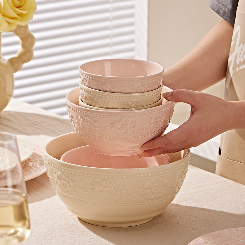 奶油风网红高颜值釉下彩碗家用2026新款简约陶瓷米饭碗盘餐具草莓