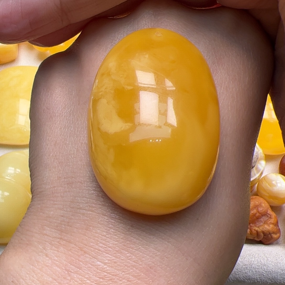 琥珀颈饰未镶嵌蜜蜡