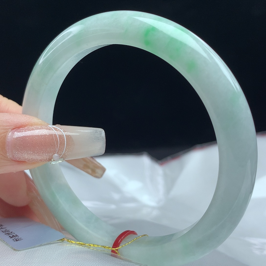 翡翠手镯未镶嵌56圈0407