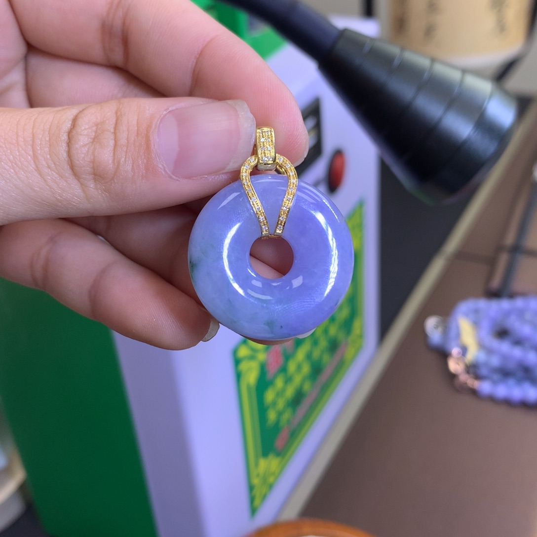 翡翠颈饰18K金镶嵌翡翠