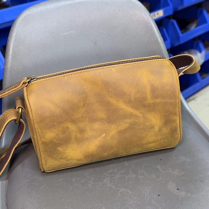 疯马牛皮枕头包22厘米一个