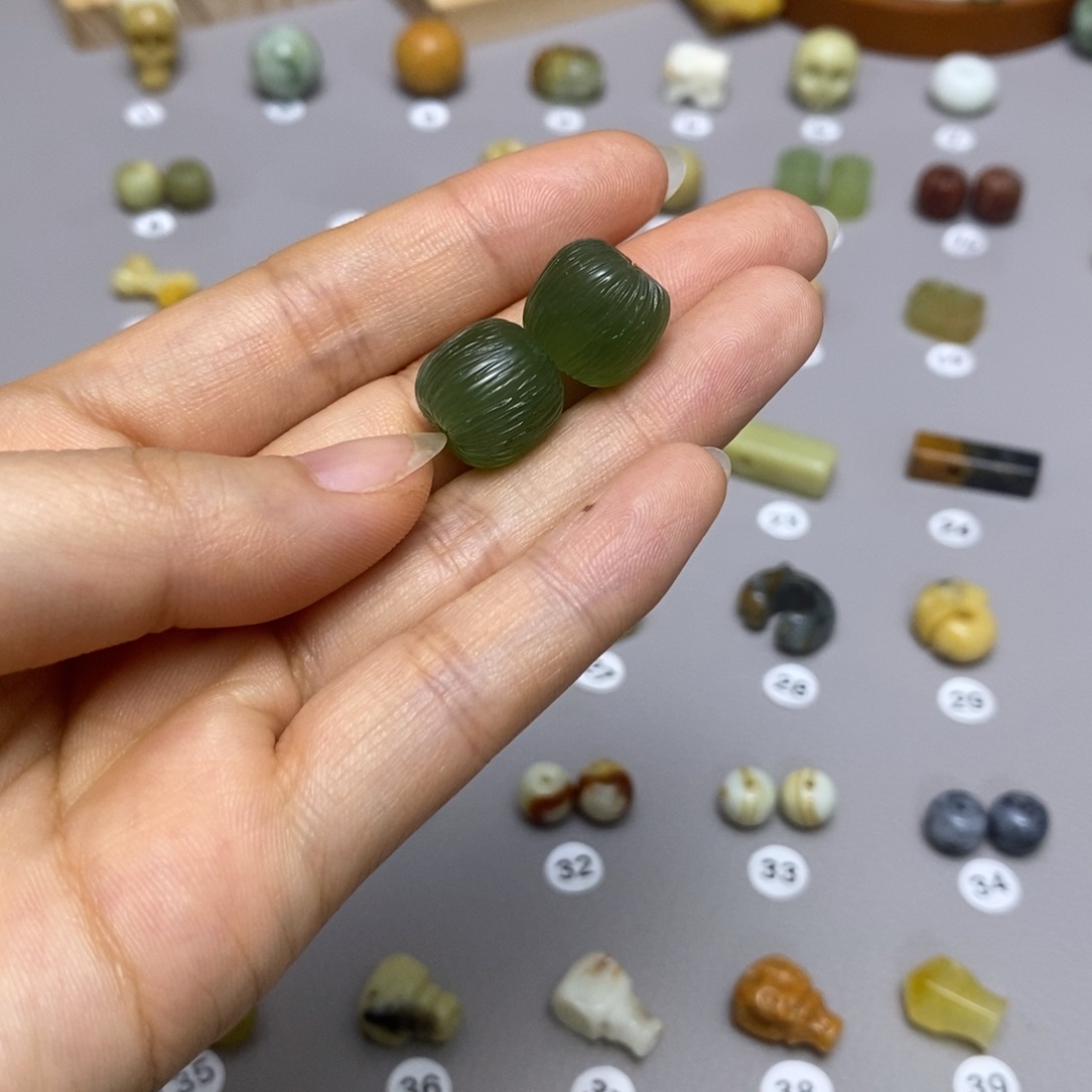 蛇纹石玉配饰合金清**水