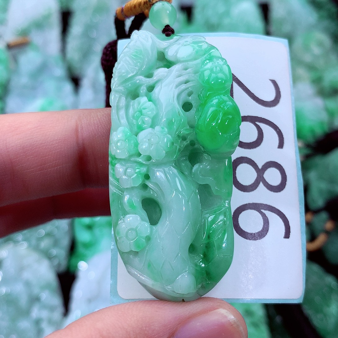 翡翠未镶嵌吊坠(不含链)