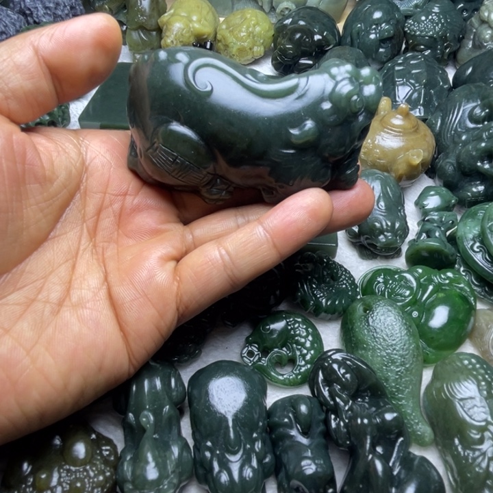 奶***～和田玉未镶嵌颈饰