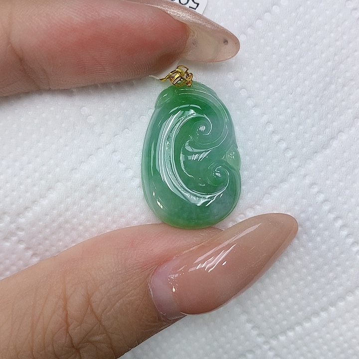 颈饰18K金镶嵌翡翠