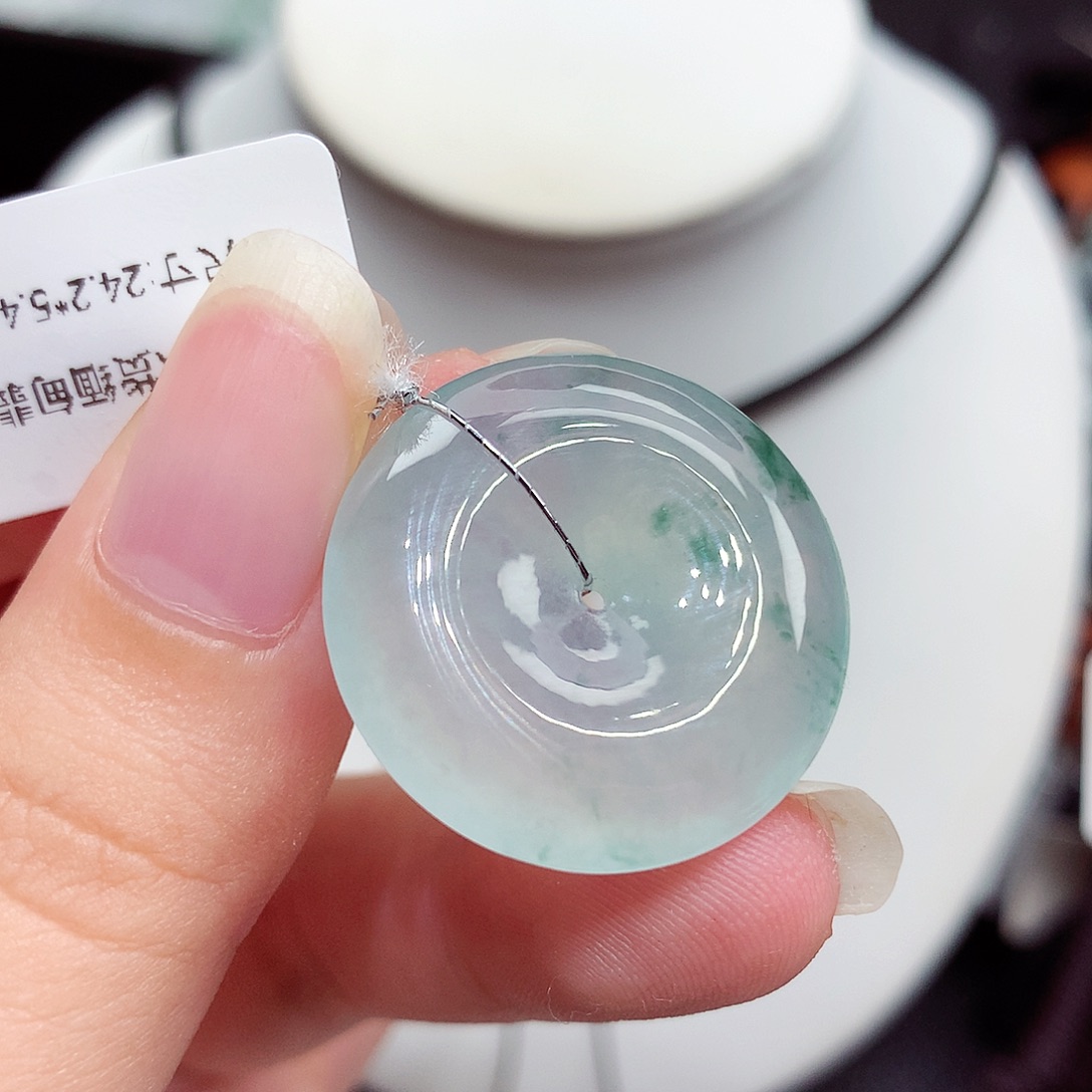 翡翠未镶嵌颈饰翡翠106，24.6/5.4