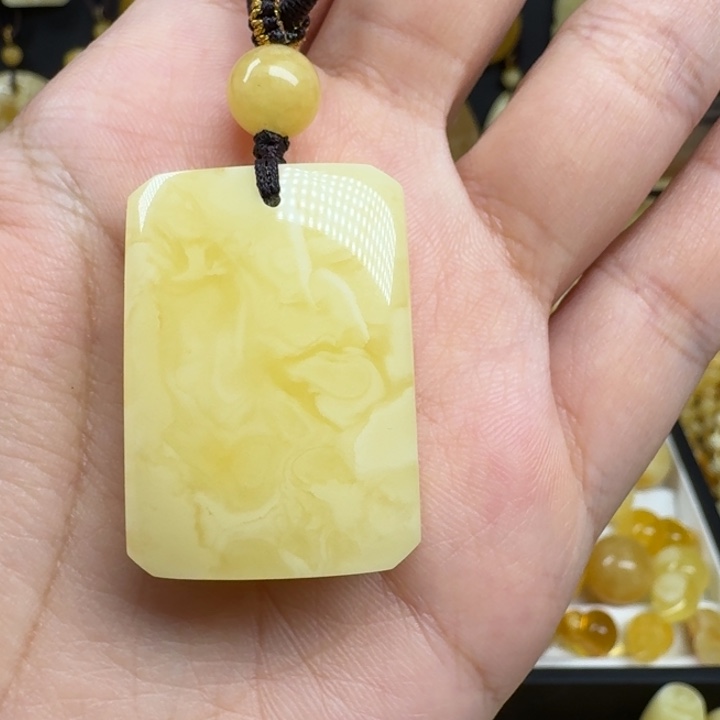 蜜蜡未镶嵌珠宝奇石