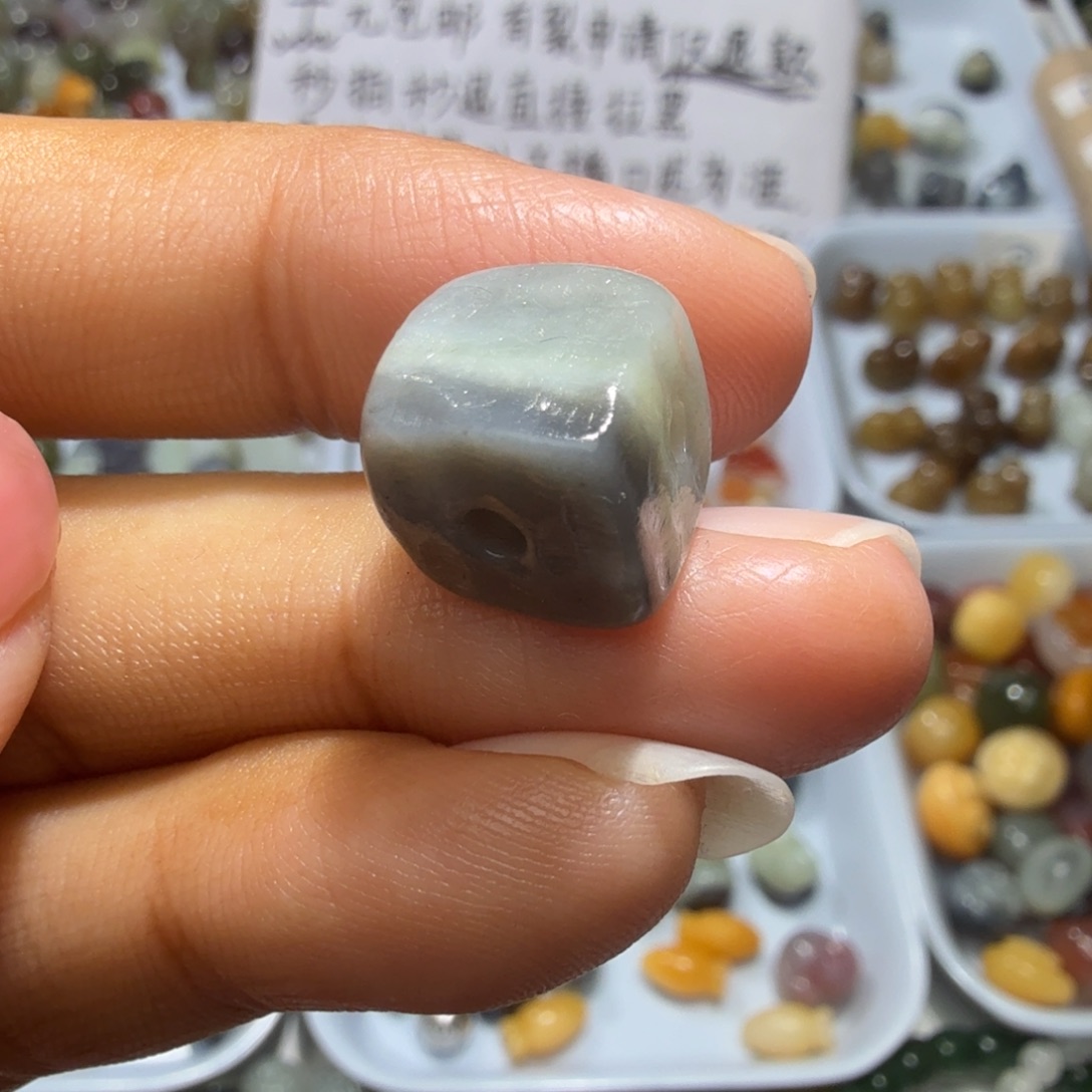 和田玉未镶嵌珠宝奇石