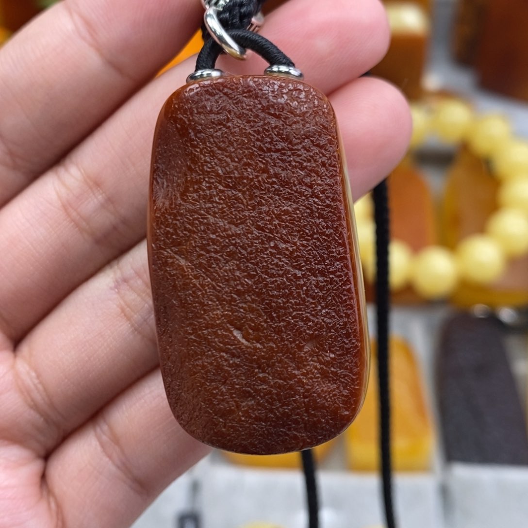 琥珀吊坠(赠链)未镶嵌