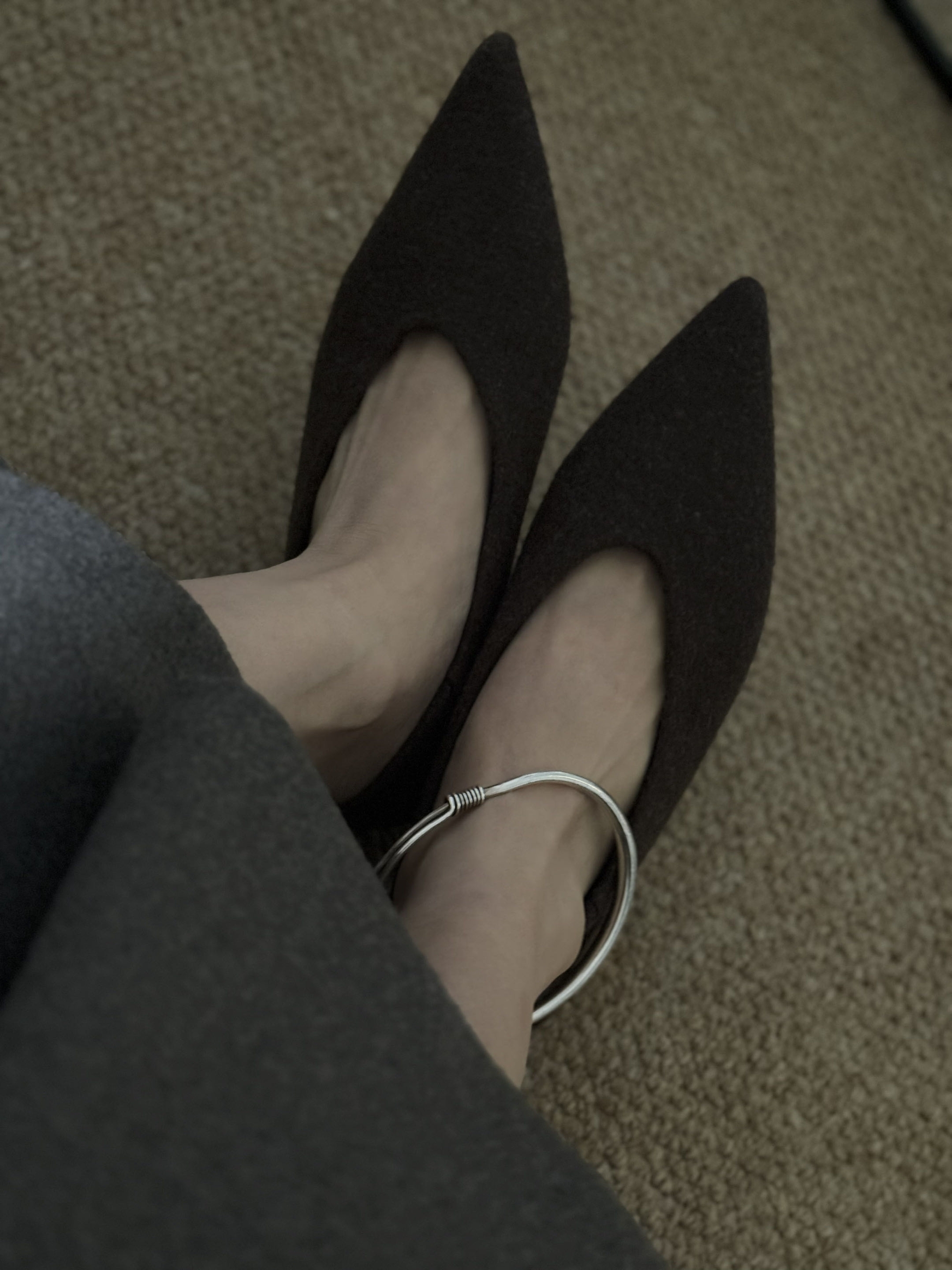 【珍珍何A】1118定制款韩系极简加绒尖头平跟单鞋