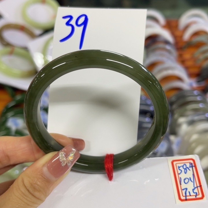 和田玉未镶嵌手镯