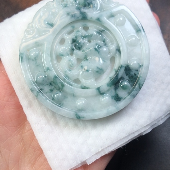 翡翠未镶嵌颈饰缅甸A货，每天下午1点半开播