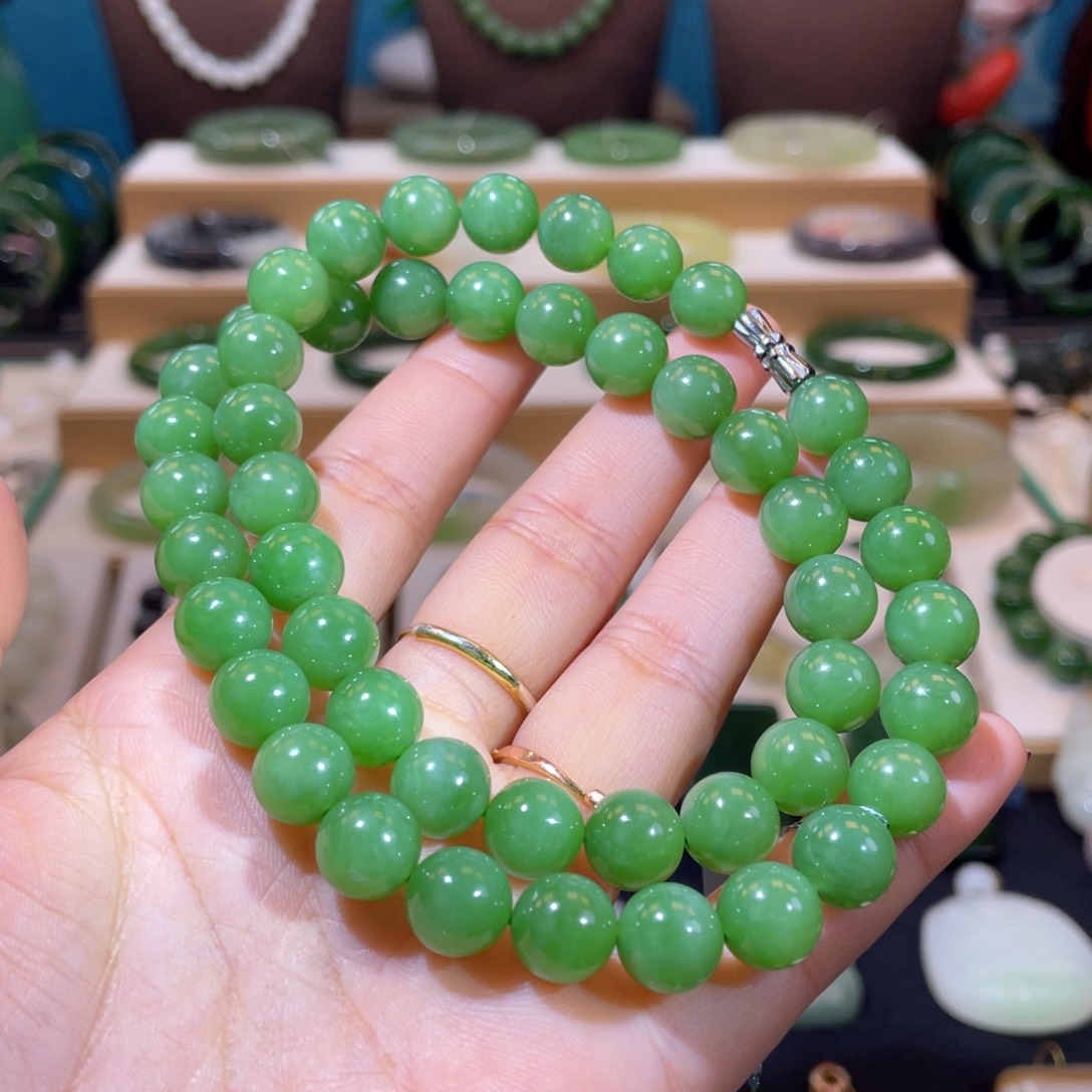 和田玉收藏级粉绿女神链未镶嵌