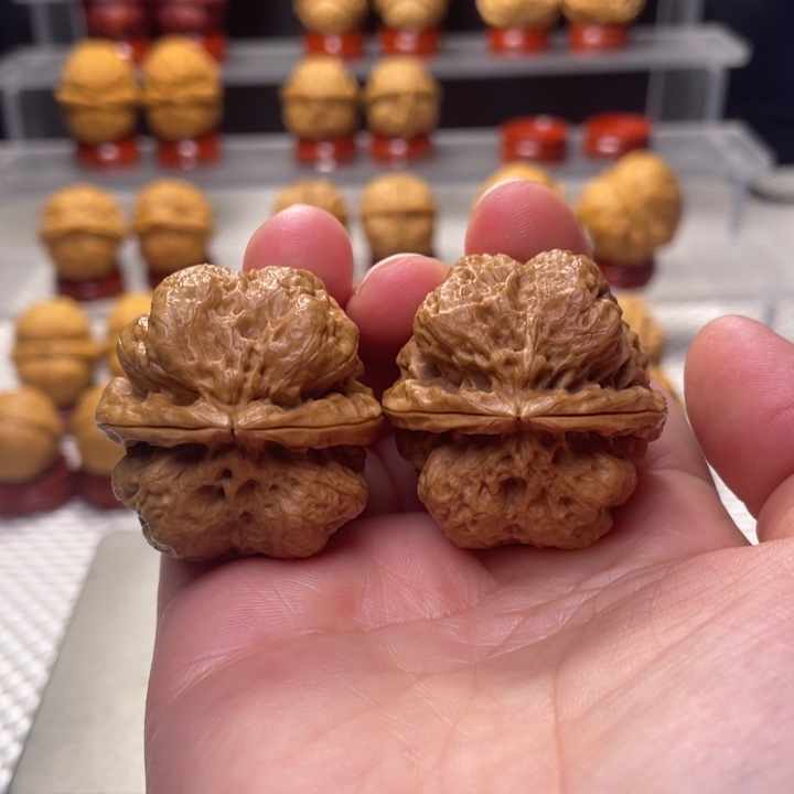 文玩核桃把件6金蝉蛹