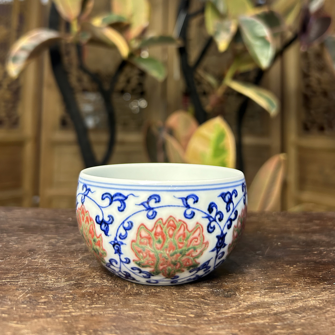 青花釉里红缠枝莲主人杯（红包翠）