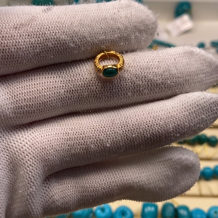 18K金镶嵌绿松石珠宝奇石