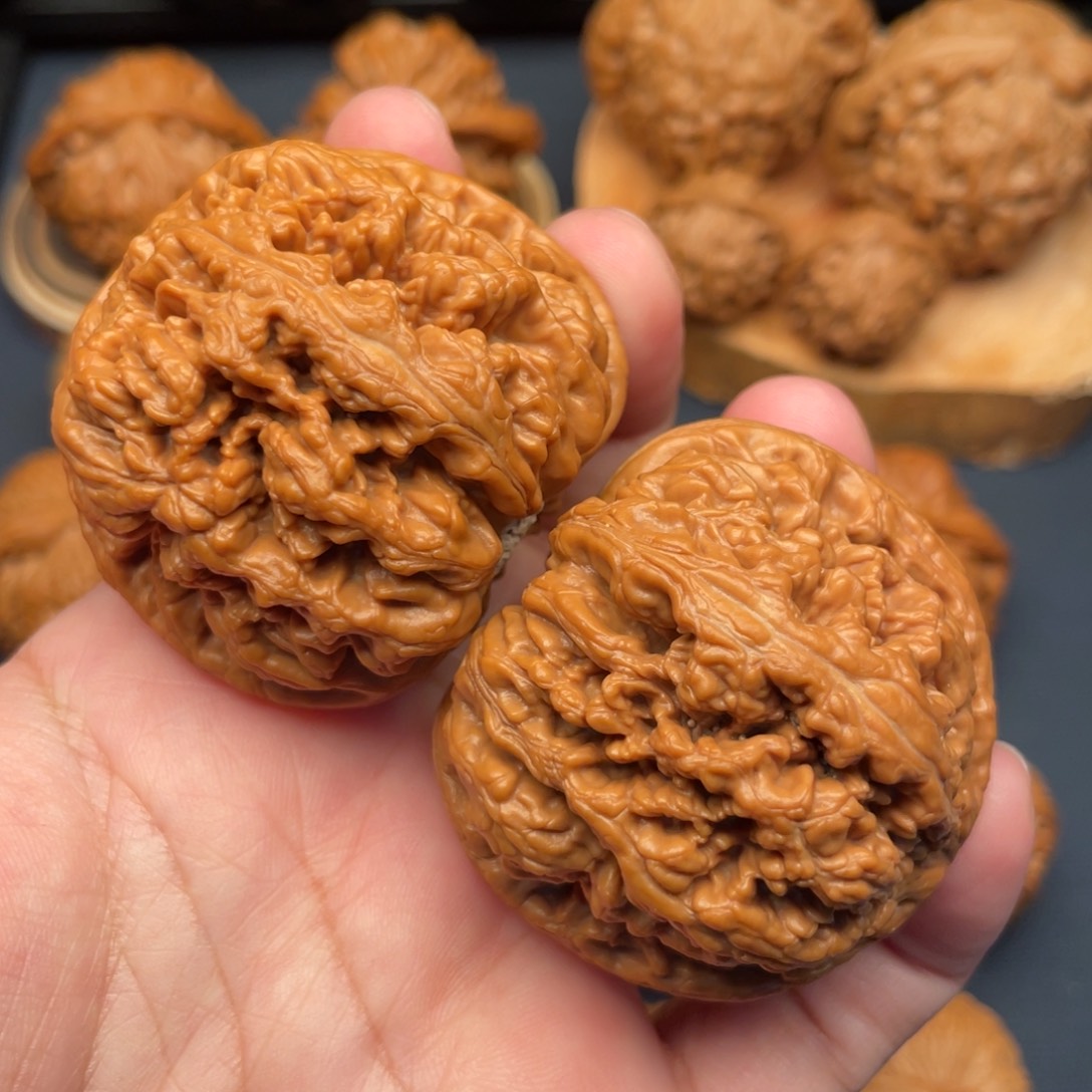 把件文玩核桃49大粗筋，65.3克