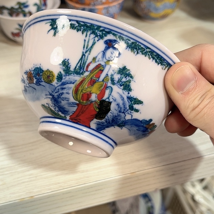 瓷片/////////直径12.5厘米。