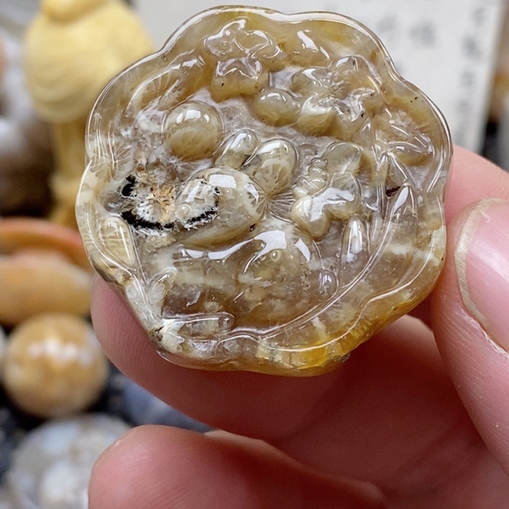 颈饰未镶嵌硅化珊瑚（珊瑚玉）有瑕 小