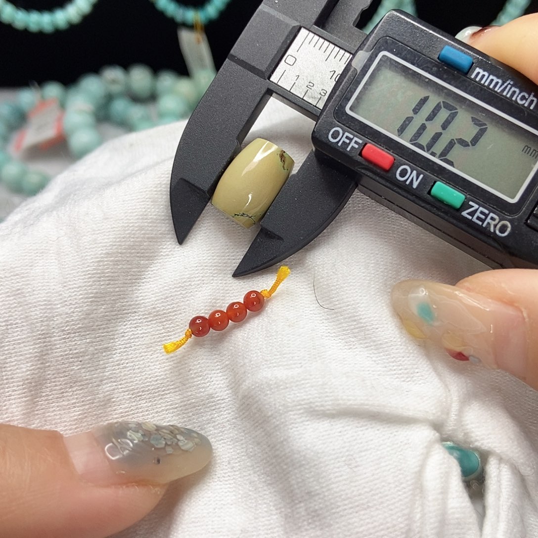 南红玛瑙未镶嵌珠宝奇石